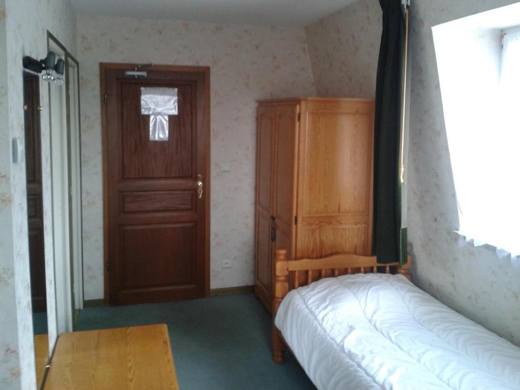 Logis Hotel Restaurant Hostellerie De L'Etoile Wasselonne Стая снимка