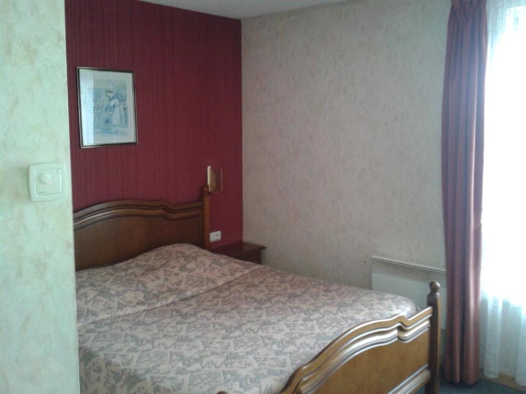 Logis Hotel Restaurant Hostellerie De L'Etoile Wasselonne Стая снимка