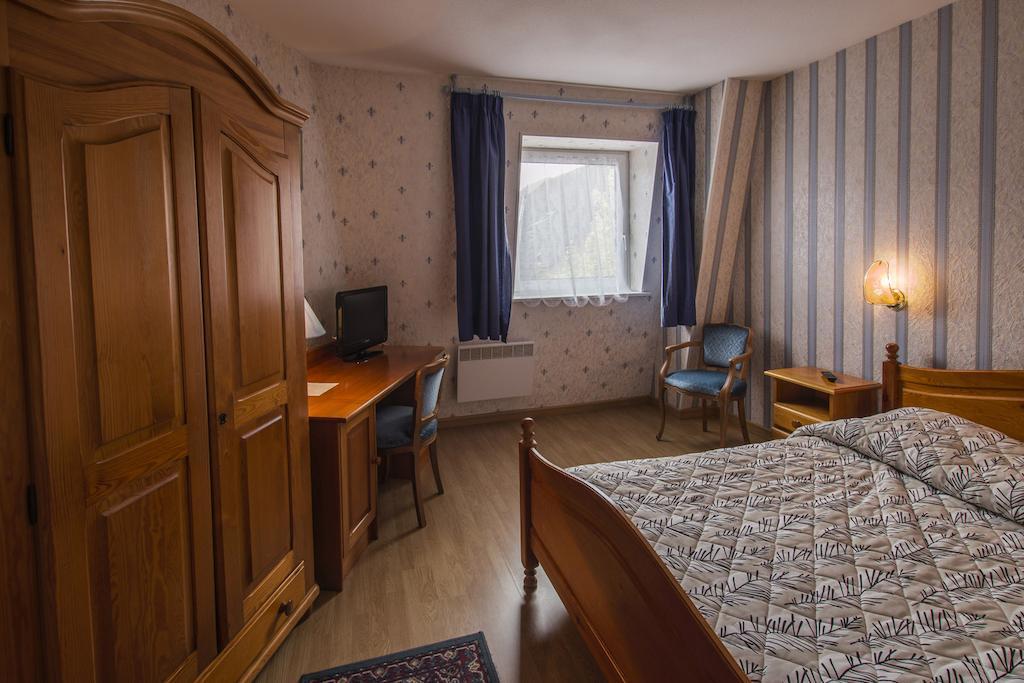 Logis Hotel Restaurant Hostellerie De L'Etoile Wasselonne Стая снимка