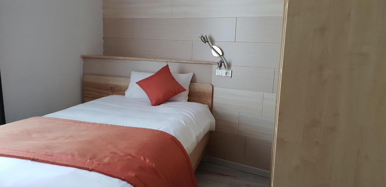 Logis Hotel Restaurant Hostellerie De L'Etoile Wasselonne Екстериор снимка